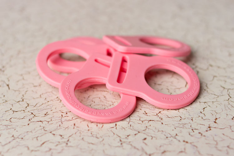 Adapter - Pink Button Pacifier Ring